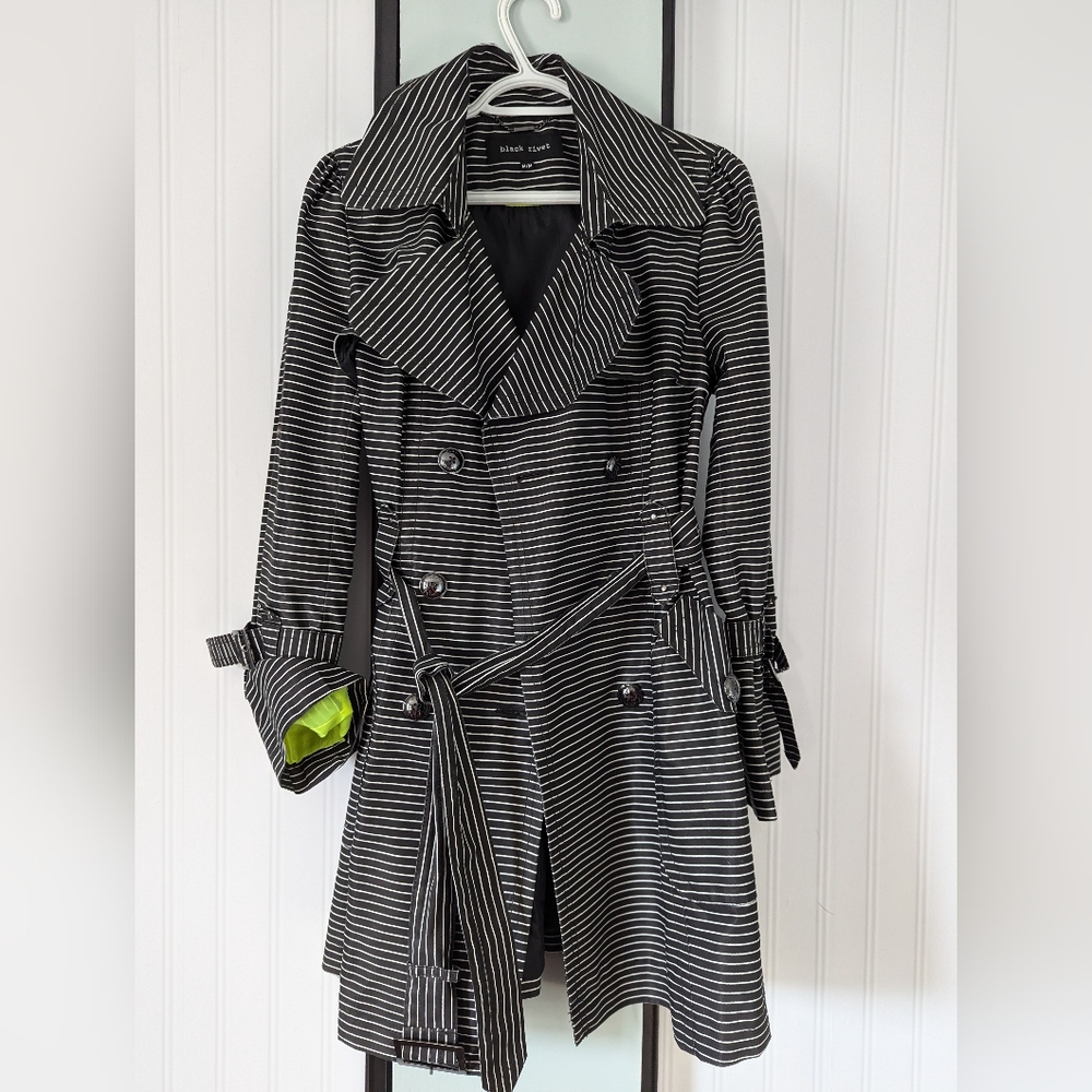 Striped trenchcoat, white and black, size M